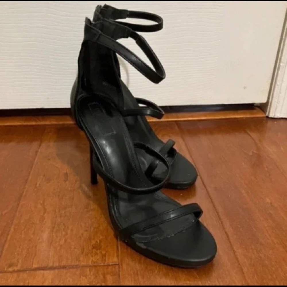 Forever 21 Elegant Black Strappy Heels